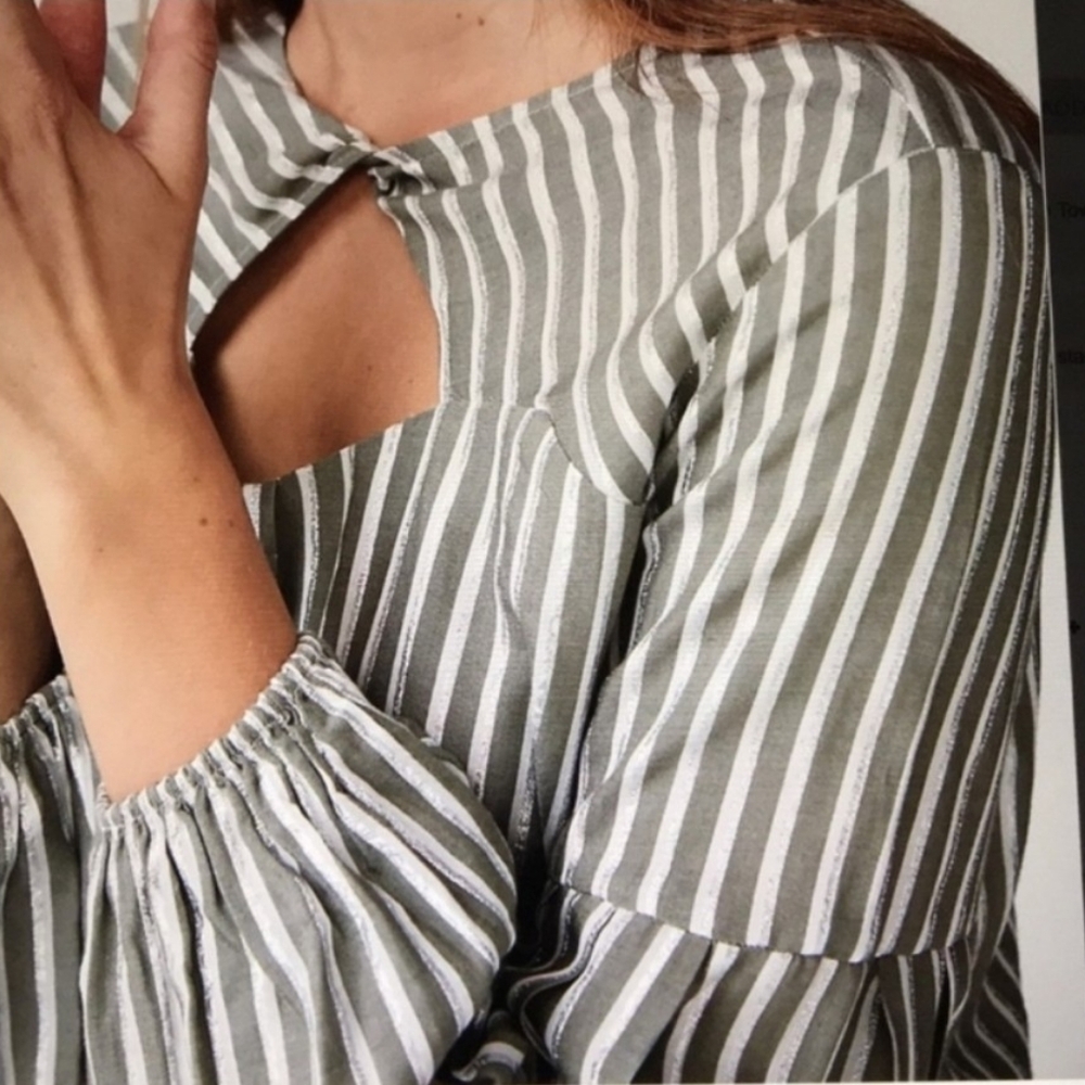 Express Blouse - Picture 3 of 11
